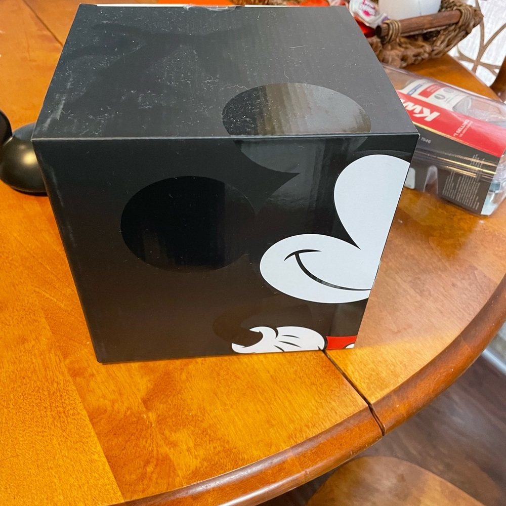 Pottery barn lidded Mickey Mouse coffee mug - Picture 3 of 5